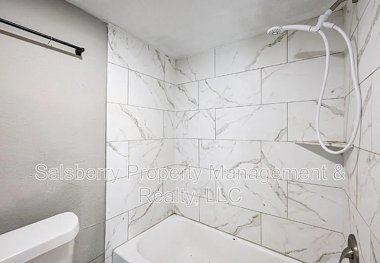 304 Bryan St #B — Photo 10