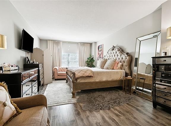 4th image of 1750 Saint Charles Ave APT 325