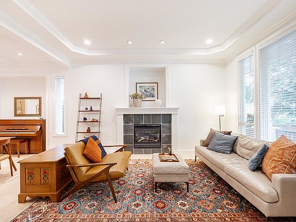 4th image of 2440 124b St