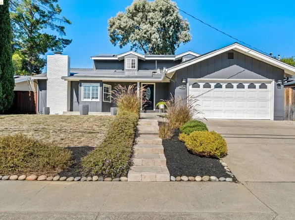 320 Blue Ridge Dr, Martinez, CA 94553