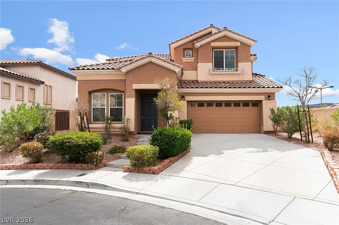4 bed, 2.5 bath, 2211 sqft, $2,950 — Photo 1