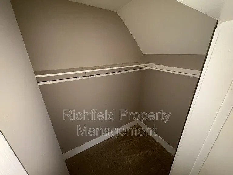 1723 Laurel St — Photo 4