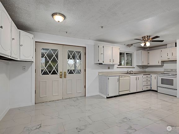 2nd image of 488 NW Dory Drive