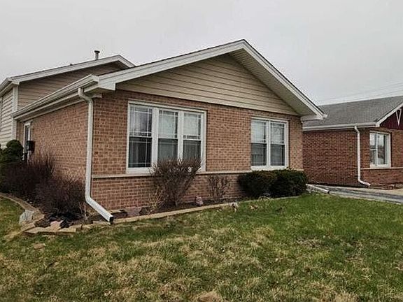 2nd image of 1422 Memorial Dr