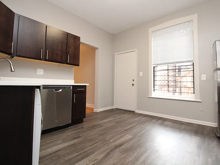 2538 N California Ave #2S — Photo 4