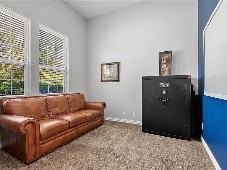 16319 Denise Terrace Dr — Photo 9