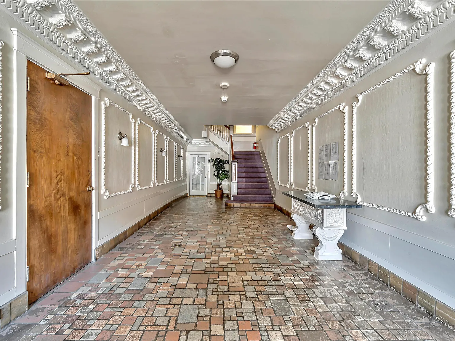 2 bed, 1400 sqft, $5,895 — Photo 3