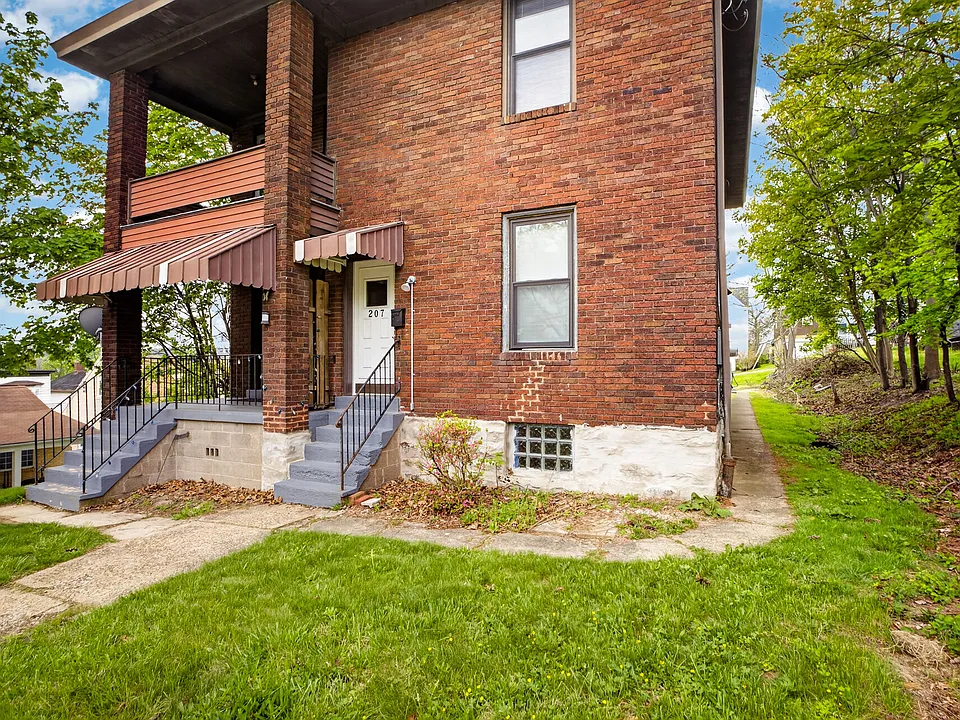 Right white door is private entry to your 2nd fl unit.