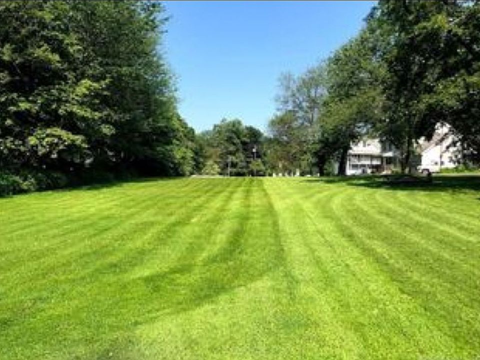 2nd image of 200 S Main St