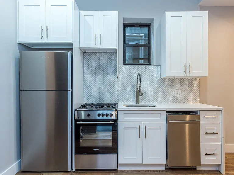 107 Skillman Ave #2R — Photo 2