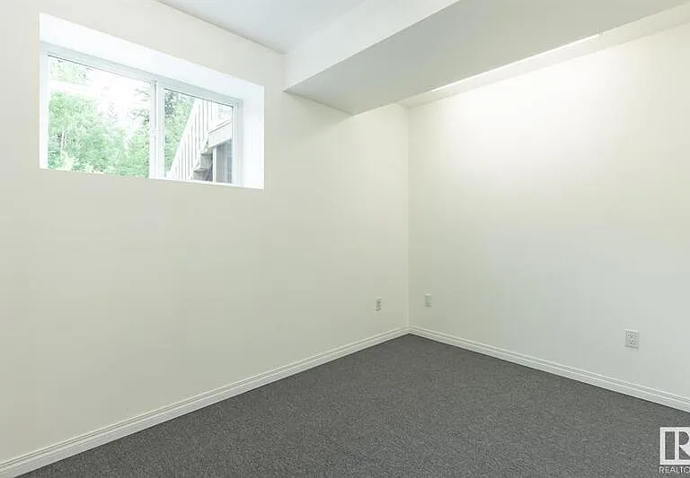 1798 Melrose Cres SW #HOUSE — Photo 32