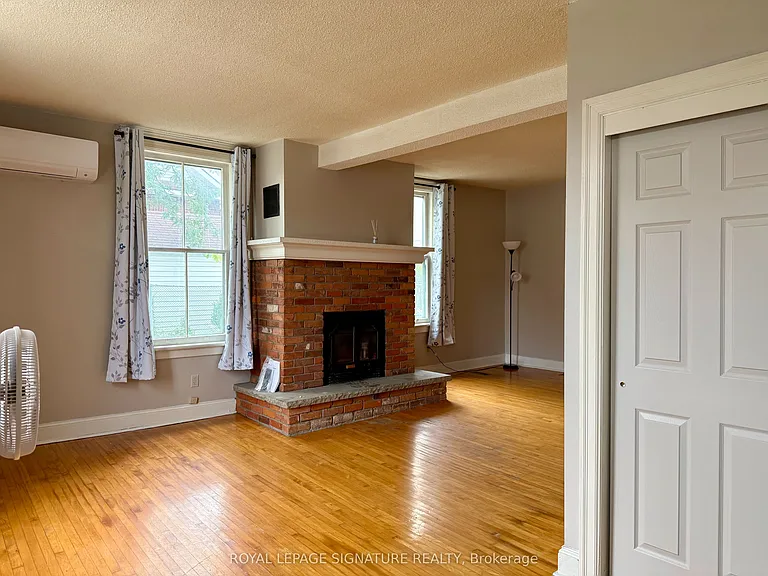 12 Hemlock Ave — Photo 2