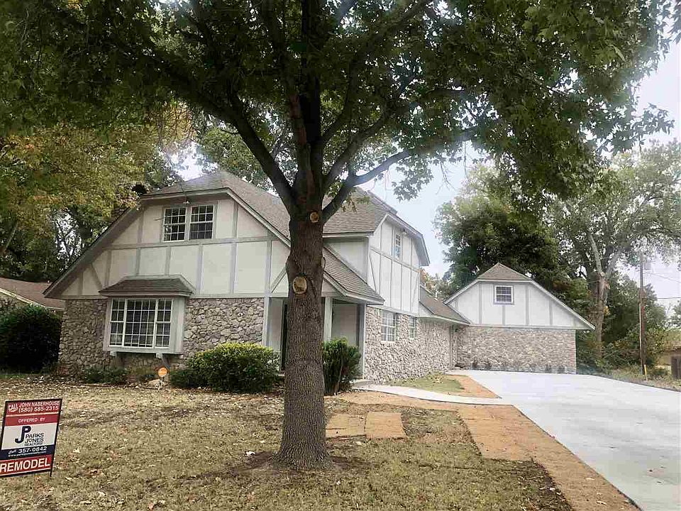 1st image of 733 NW Heinzwood Cir
