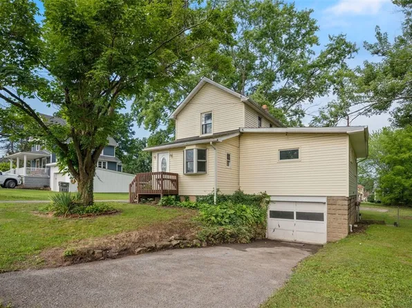 416 Nicholson Ave, Ellwood City, PA 16117