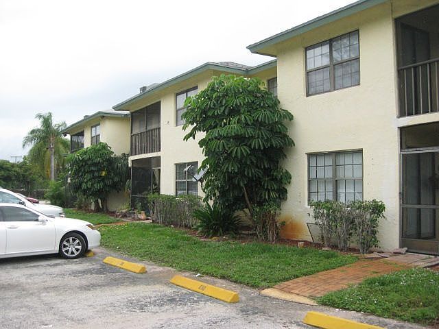 2nd image of 2339 Linton Ridge Cir APT E8