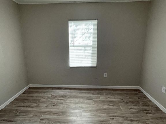 5th image of 2313 NW Denver Ave