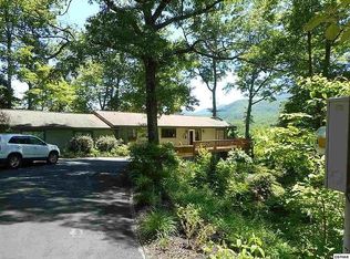 210 Hollow Rd, Cosby, TN 37722