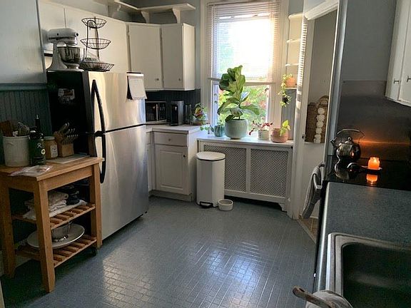 5th image of 347 Washington Ave