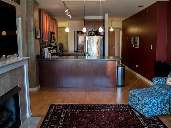 5th image of 1212 N Wells St APT 902