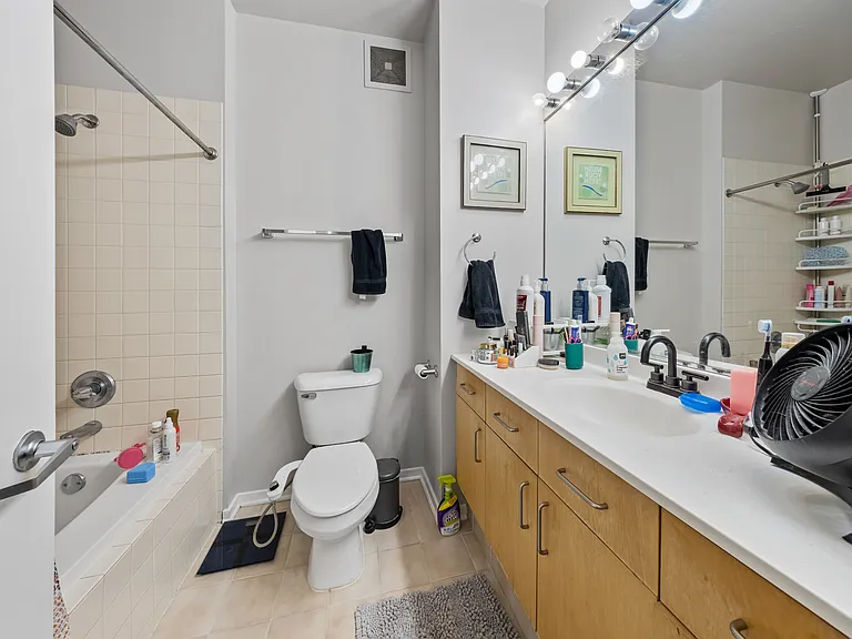 130 S Canal St #612 — Photo 15