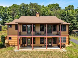 209 Park Shores Cir, Moneta, VA 24121