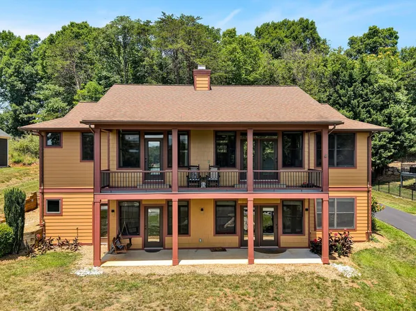 209 Park Shores Cir, Moneta, VA 24121