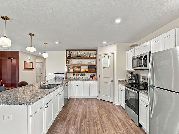 4th image of 600 Squirrel Rd
