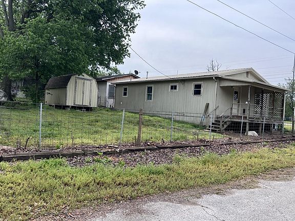 2nd image of 192 Court Ave
