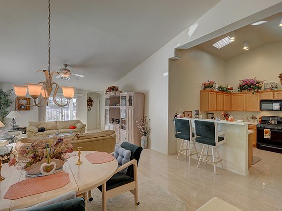 4th image of 10156 Birch Bluff Ln