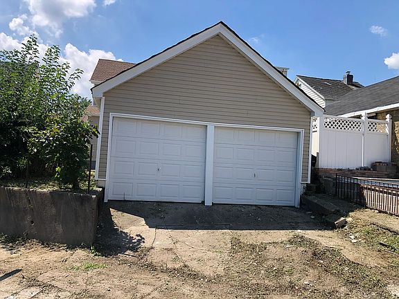 5th image of 115-23 210th St