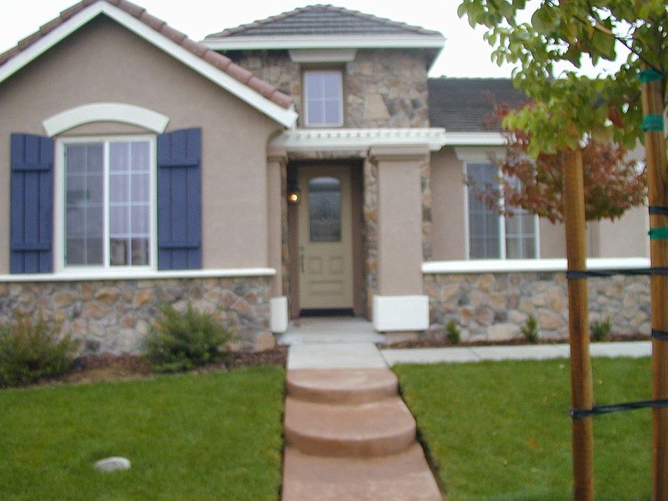 2nd image of 2120 Amber Leaf Ln