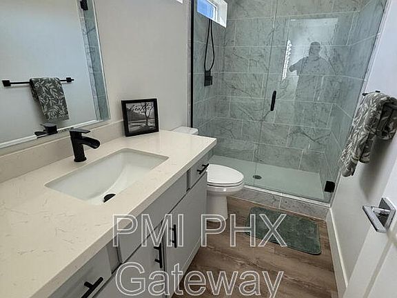 2nd image of 430 W 7th St Unit 3