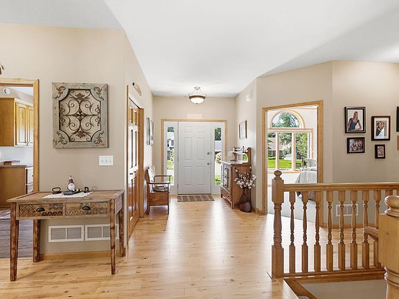 2nd image of 2311 Golf View Dr