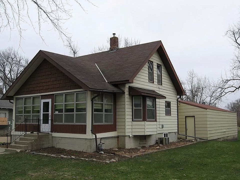 1st image of 307 Avenue D E