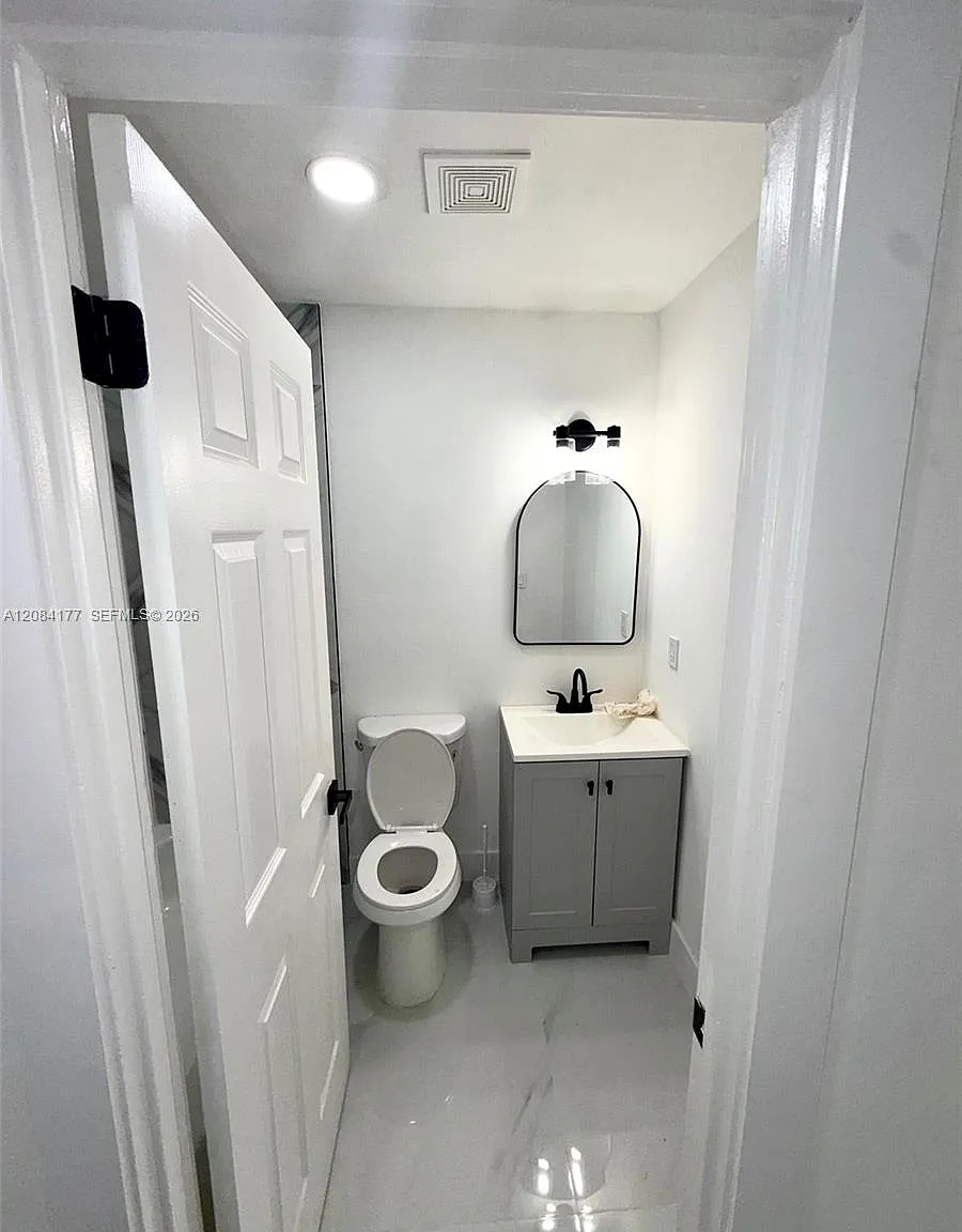 3 bed, 1247 sqft, $3,200 — Photo 4