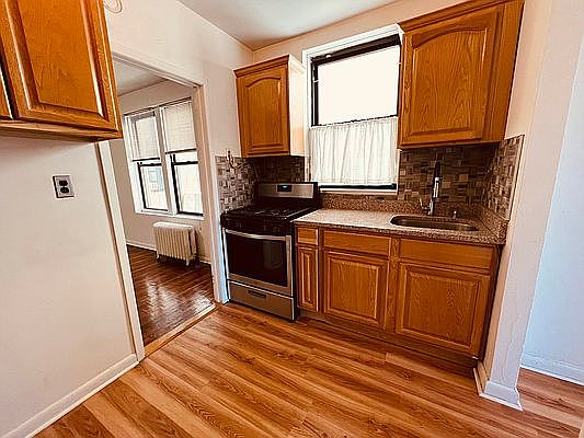 4th image of 2143 27th St APT B1