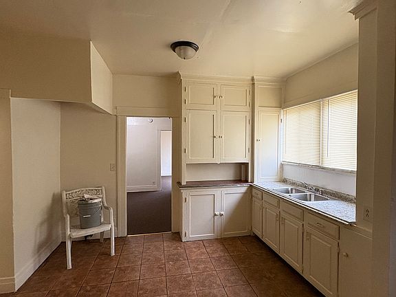 3rd image of 3925 S Wilton Pl #1