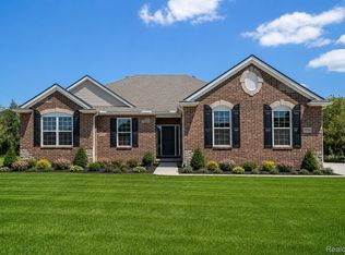 52860 Antoinette Ct, Shelby Township, MI 48316