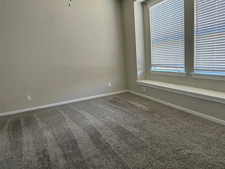 21535 Reserve Hill Ln — Photo 7