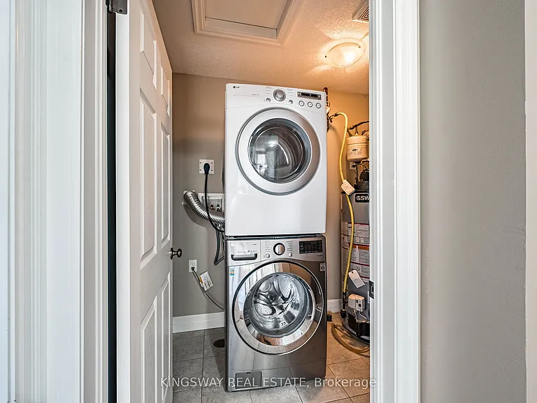 275 Old Huron Rd E #15 — Photo 39