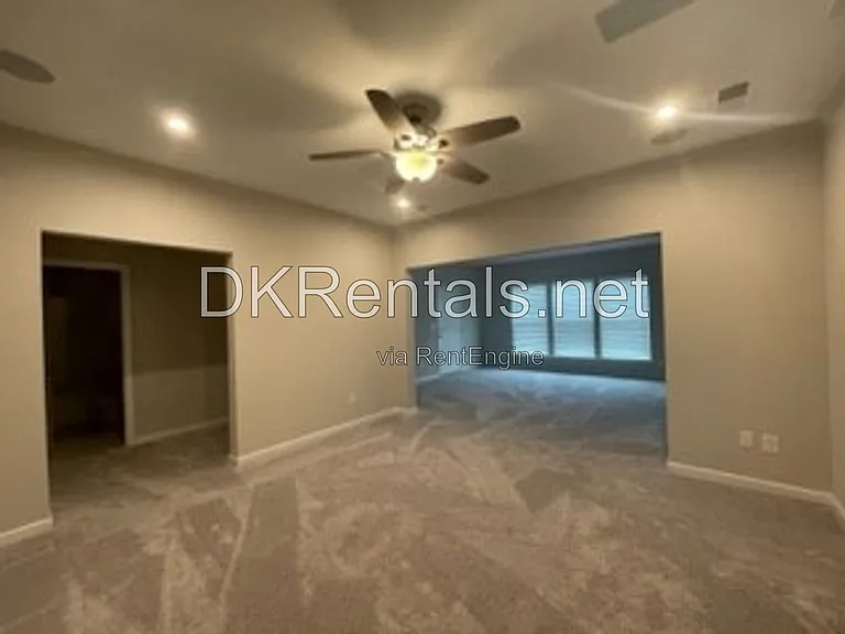 944 Hewitt Dr SE — Photo 9
