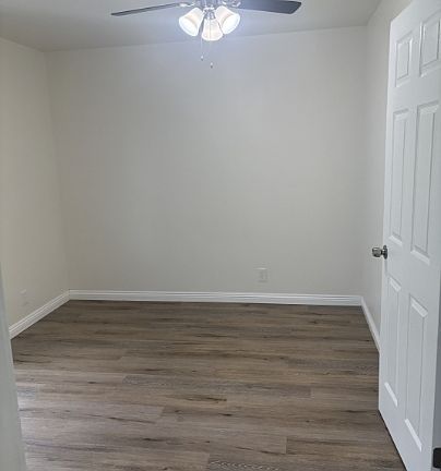 3rd image of 211O Newport Blvd #I5