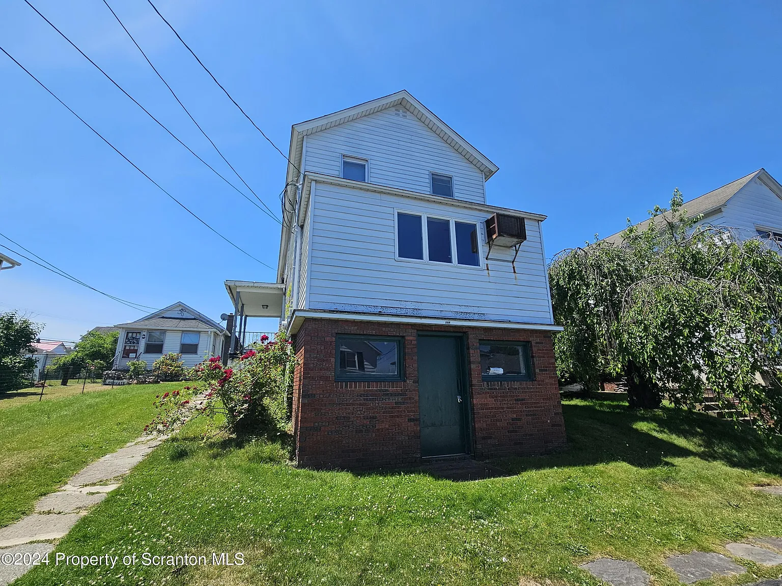 109 Smith St photo 1