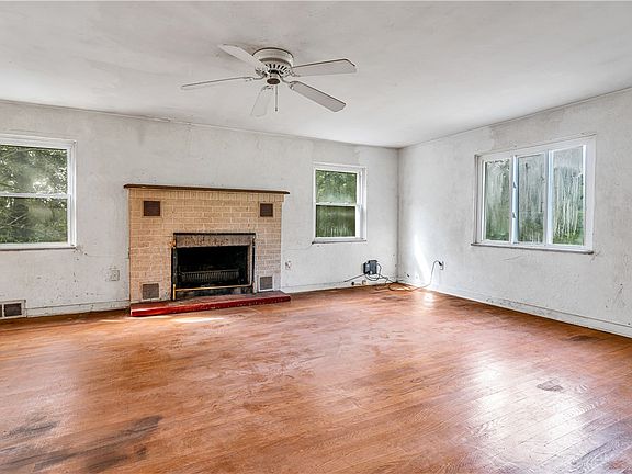 3rd image of 309 Duff Rd