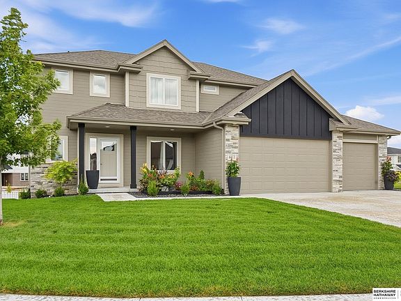 2nd image of 6411 S 207th Avenue Cir