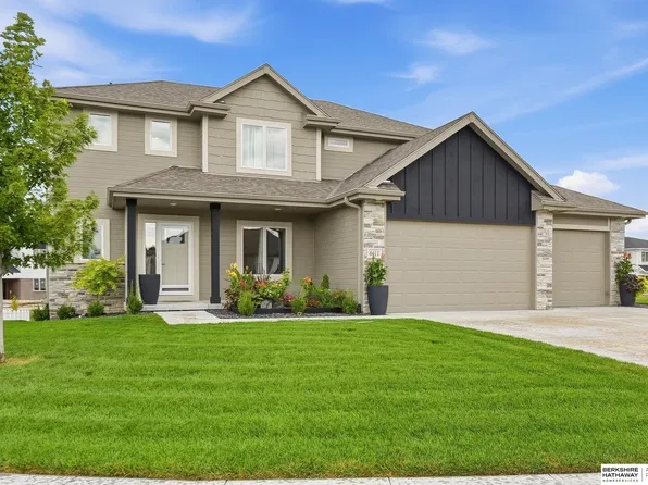 6411 S 207th Avenue Cir, Elkhorn, NE 68022