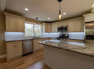 6 Broadway Ave, Ipswich, MA 01938