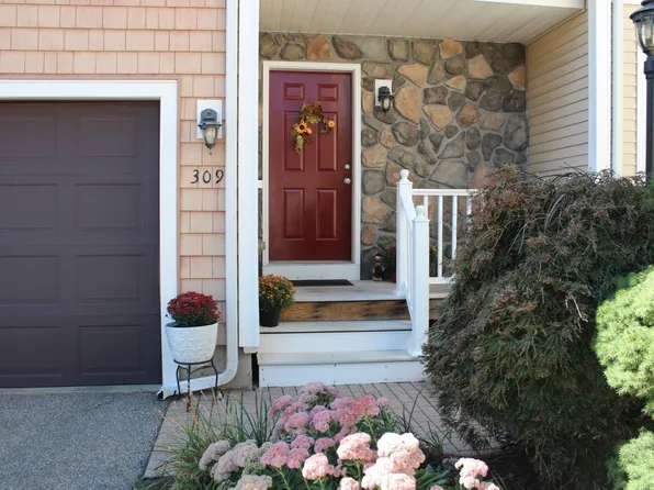 309 Hampton Way #309, Abington, MA 02351