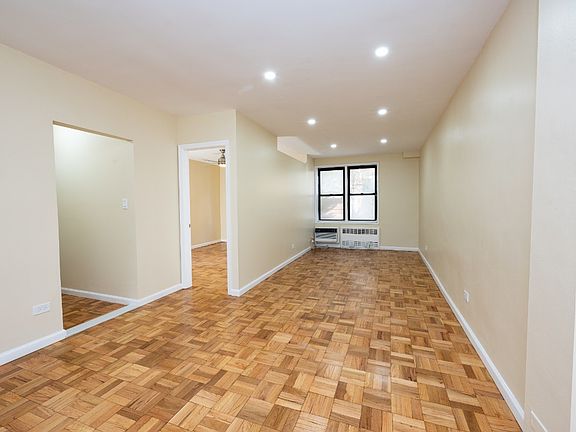 3rd image of 665 Thwaites Pl APT 1F