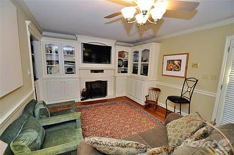 4th image of 1304 Sweetbay Dr